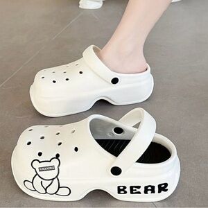 The Bear Print Platform Clogs White Size 36-37 (230) Fits US 5.5 6 Women’s New